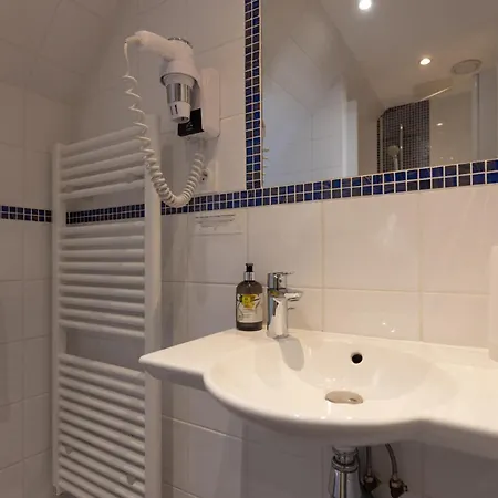 Hotel De La Loire 3*